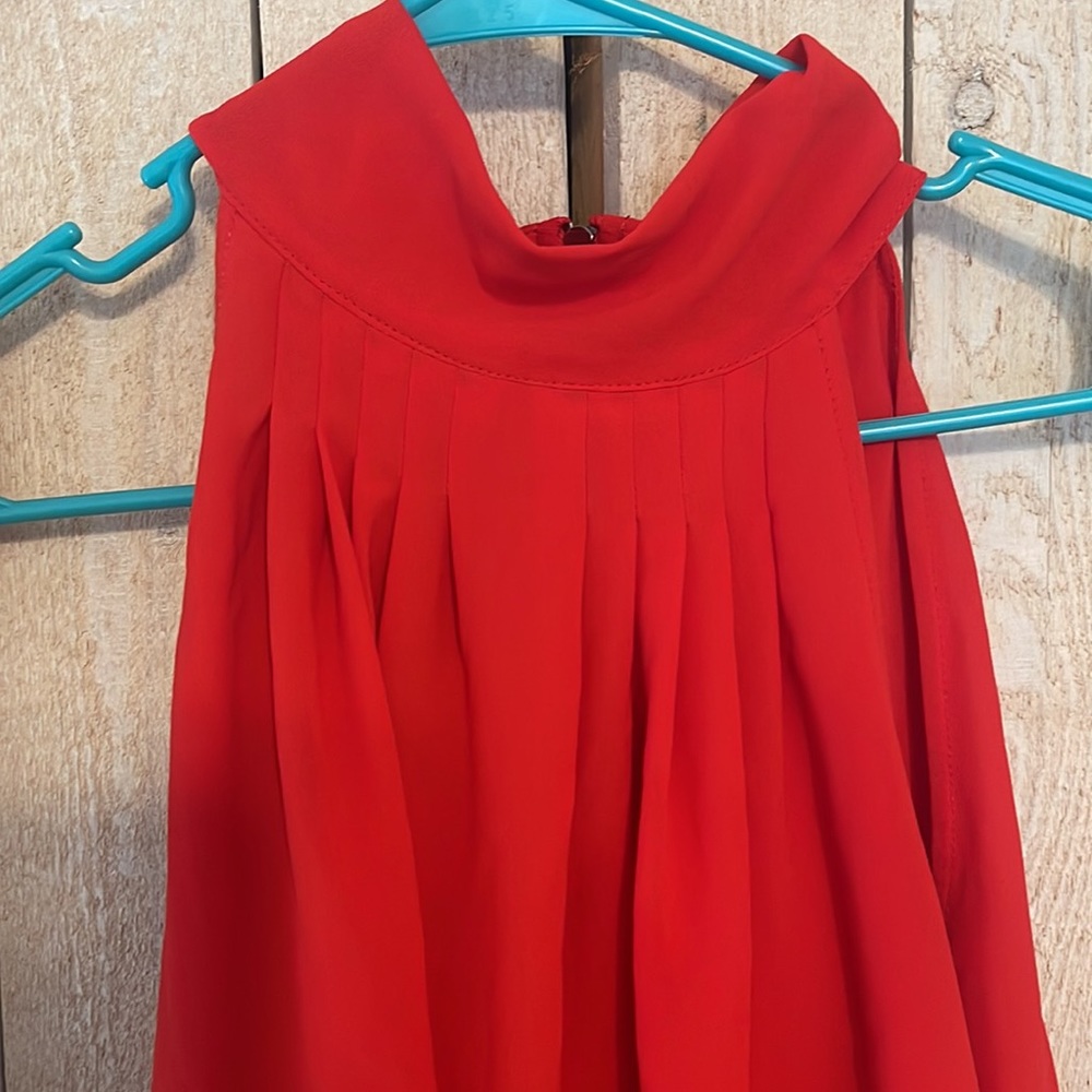 Red top - Picture 2 of 2